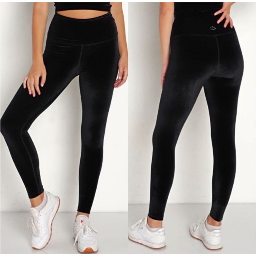 BEYOND YOGA Black High Rise Velvet Leggings Size Small